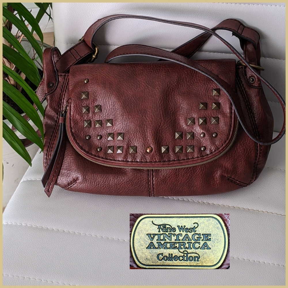 NINE VEST VINTAGE LATHER BAG